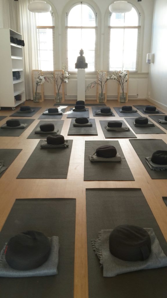 de nieuwe yogaschool